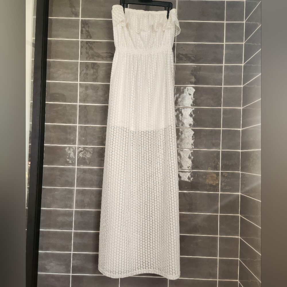 Strapless Lace Maxi Dress